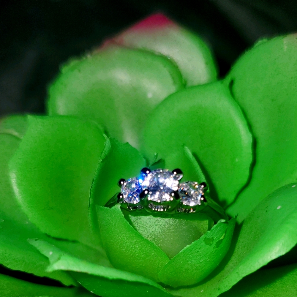 3 Faux Diamond Ring!!!
